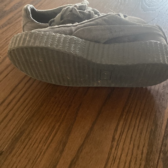 Fenty puma sneakers with platform - Picture 2 of 3